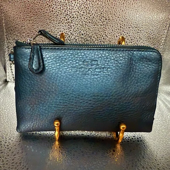 EUC Beautiful Coach Blueish Leather Wristlet - Picture 7 of 7